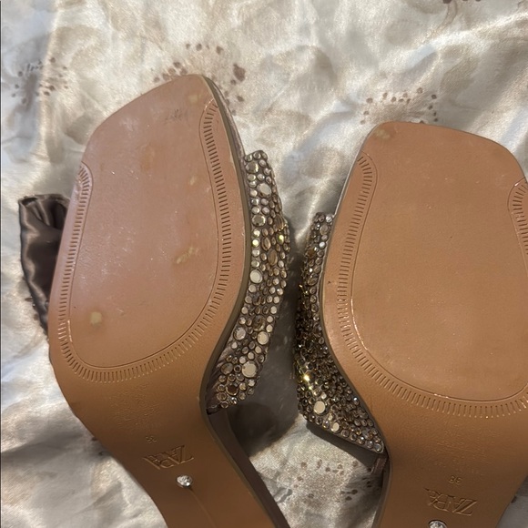 Zara Women's Gold Bow Heeled Sandals - Picture 7 of 12